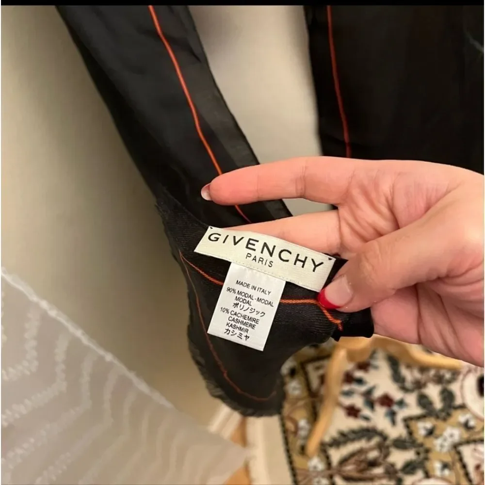 100% AUTHENTIC GIVENCHY PARIS LOGO print Fringe UNISEX SCARF, MADE IN IT…